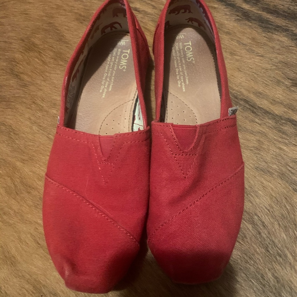 Red Toms Size 8
